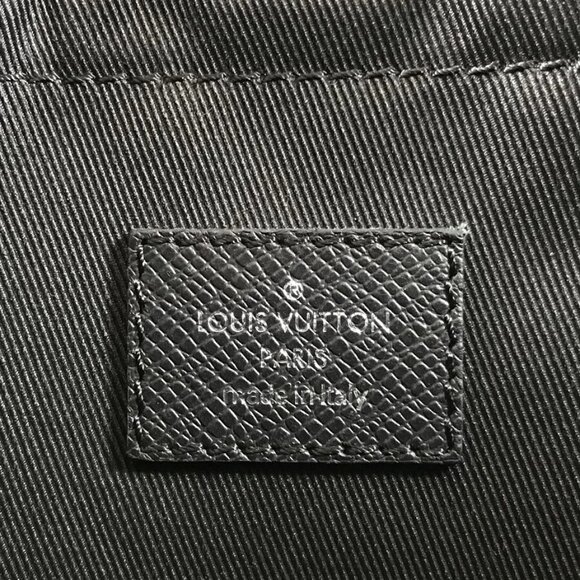 LOUIS VUITTON Taigarama Outdoor Messenger PM M30233 Shoulder bag - Picture 14 of 16